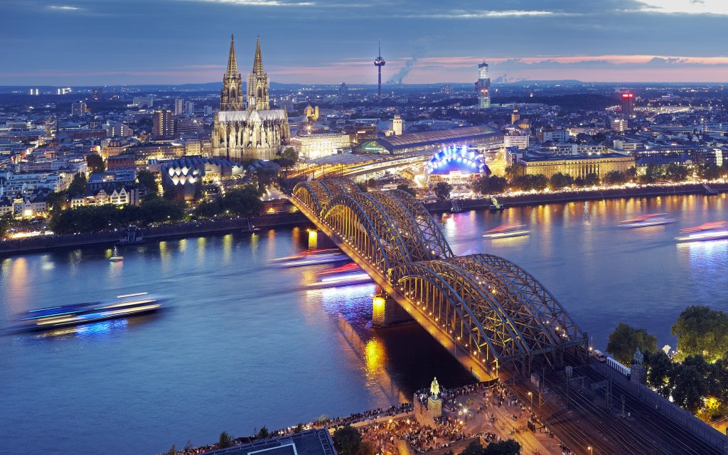 Köln Panorama mit Dom bei Nacht