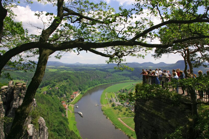 Basteibrücke in der Sächsischen Schweiz – beliebtes Ausflugsziel nahe der Böhmischen Schweiz