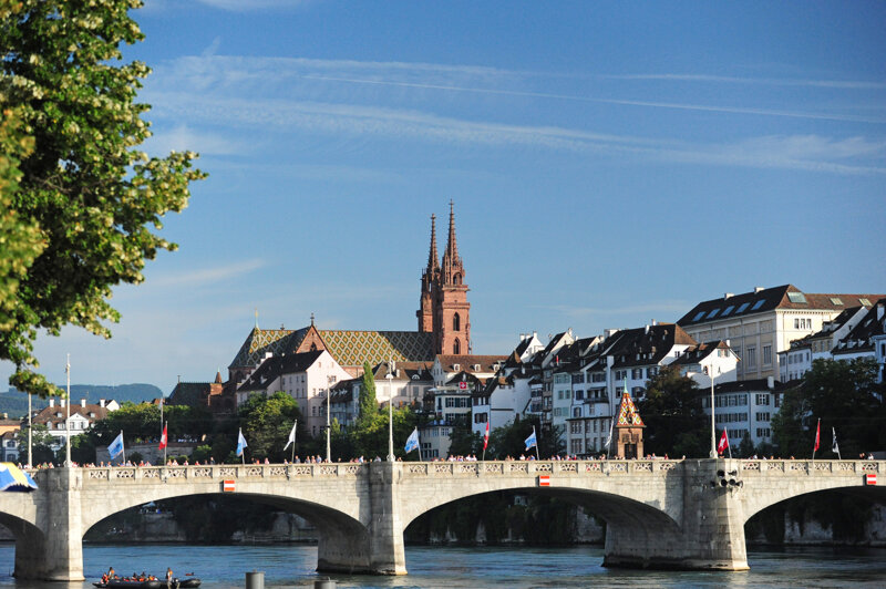 Mittlere Brücke Basel mit Blick auf das Münster