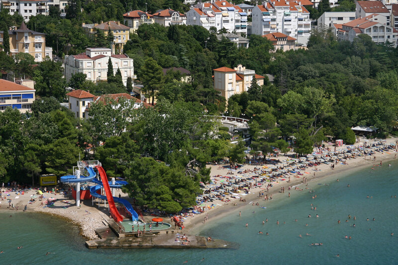 Spaß am Kiesstrand in Crikvenica – Urlaubsfreude pur © Vila Ruzica