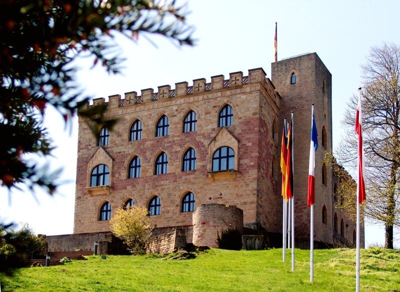 Hambacher Schloss von außen