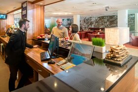 AHORN-Hotel-Am-Fichtelberg-Rezeption