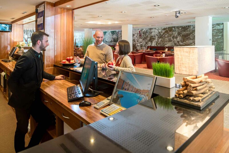 AHORN-Hotel-Am-Fichtelberg-Rezeption