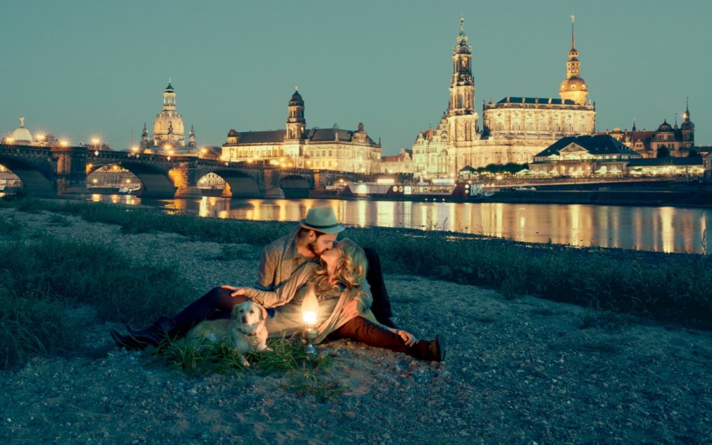 Paar an der Elbe Dresden