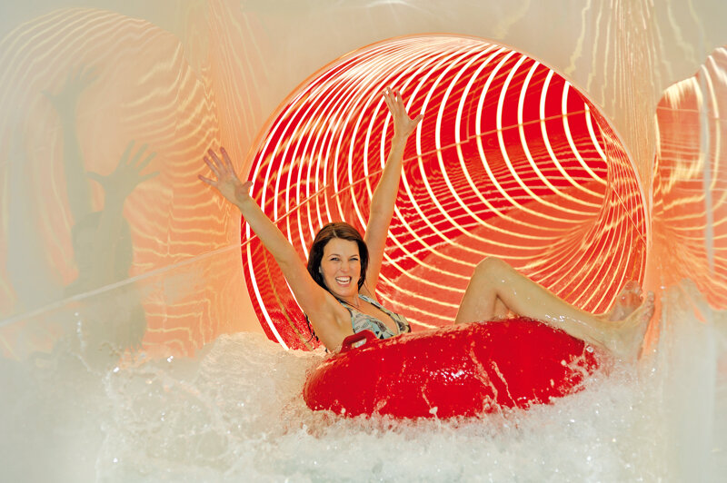 Rutschenspaß in der Erlebnistherme Zillertal