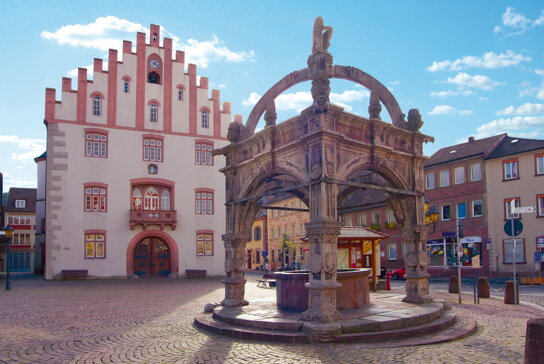 Hammelburg Rathaus+Brunnen