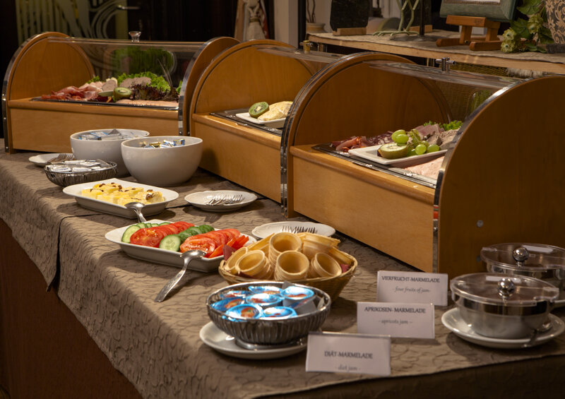 Fruehstuecksbuffet 2 c Hotel zur post