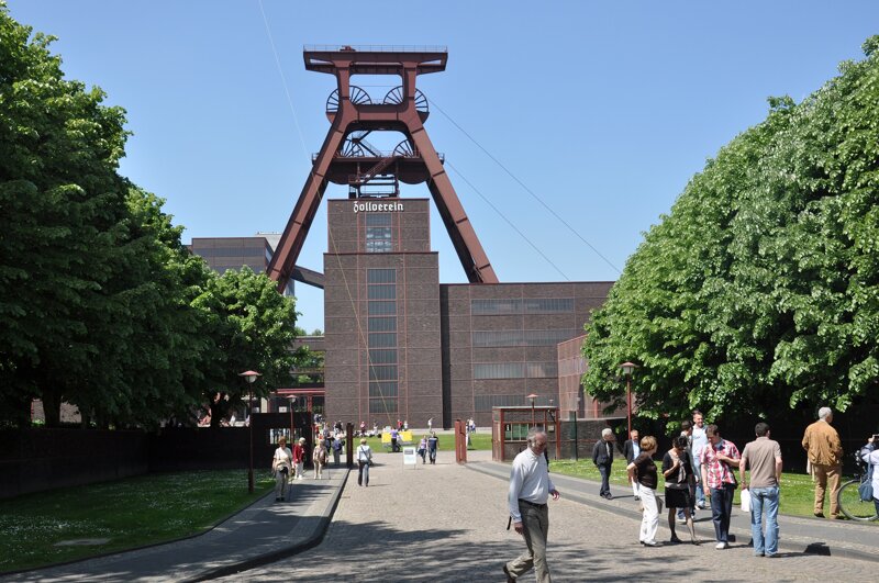 Weg zum Haupttor der Zeche Zollverein in Essen
