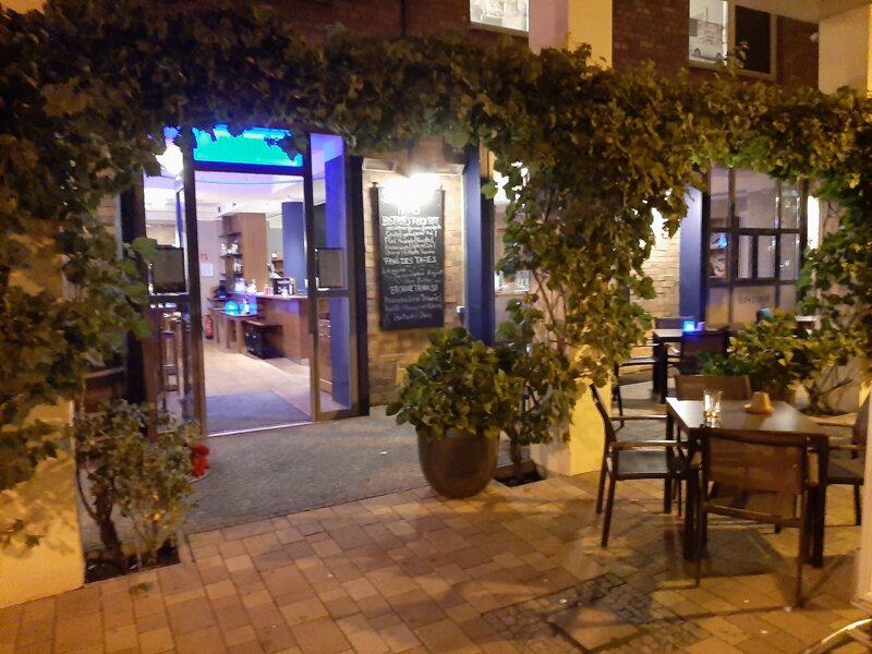 Bistrot abend von außen 2