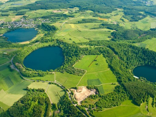 Maare in der Eifel und Schiffstour auf der Mosel